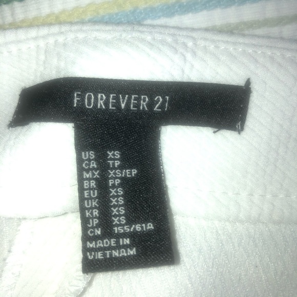 Forever 21 high waisted shorts! - Picture 3 of 4